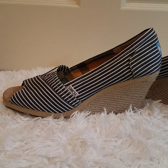 Toms Canvas Espadrille Wedge Sandals - Picture 4 of 10